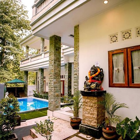 The Puncak Santhi Inn Batununggul Zewnętrze zdjęcie